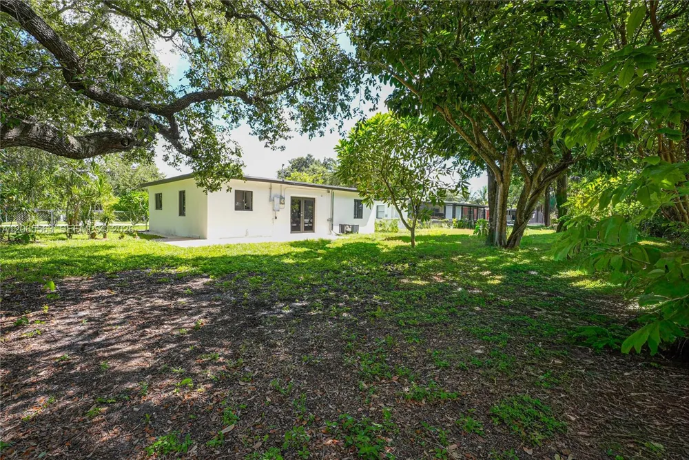 6336 Garfield St Hollywood, FL 33024