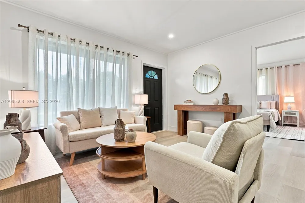 6336 Garfield St Hollywood, FL 33024