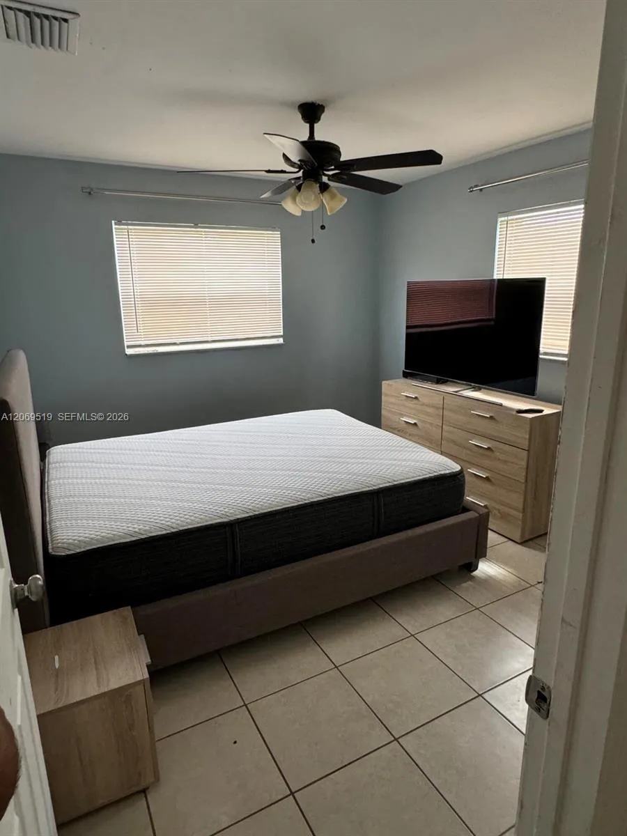 1281 W 35th St Riviera Beach, FL 33404