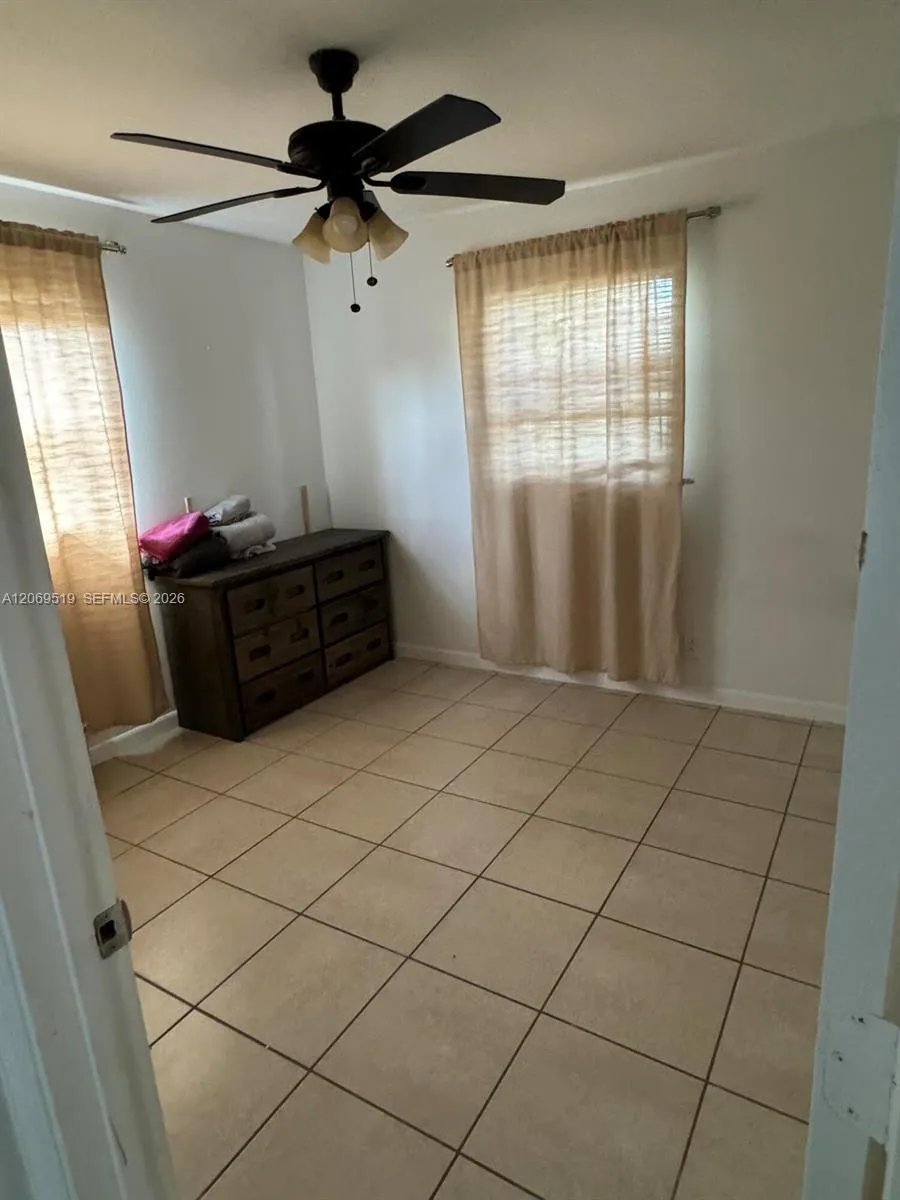 1281 W 35th St Riviera Beach, FL 33404