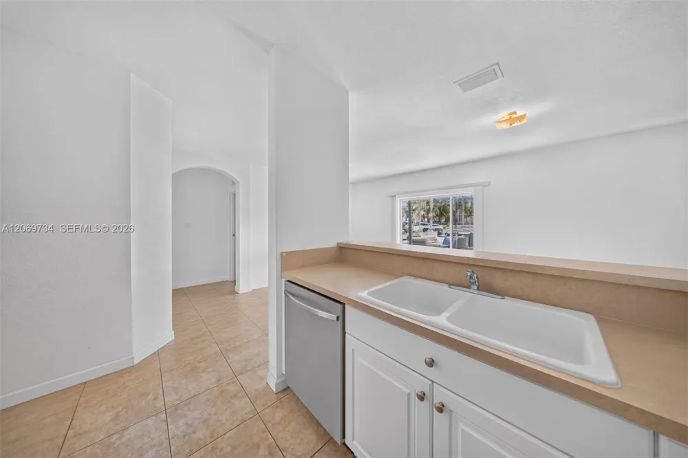 1495 NE 33rd Ave #101 Homestead, FL 33033