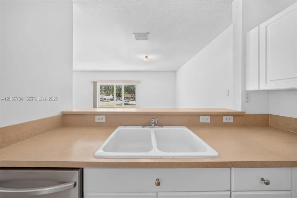 1495 NE 33rd Ave #101 Homestead, FL 33033
