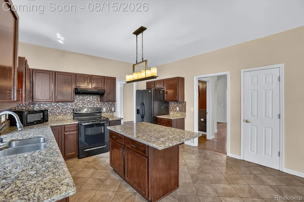 4433 Brighton Drive Grand Blanc Charter Township, MI 48439