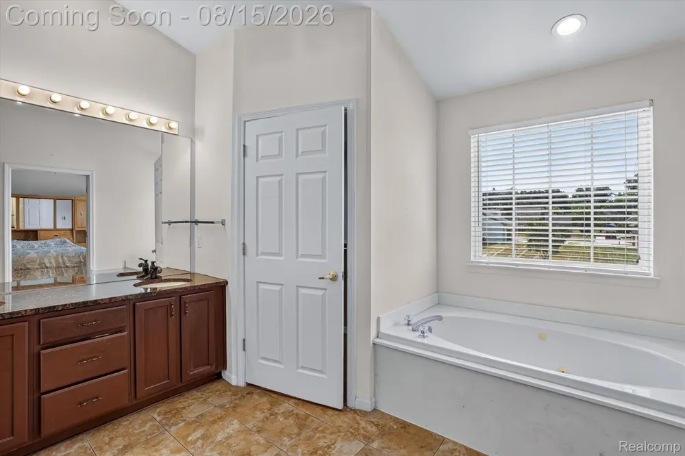 4433 Brighton Drive Grand Blanc Charter Township, MI 48439
