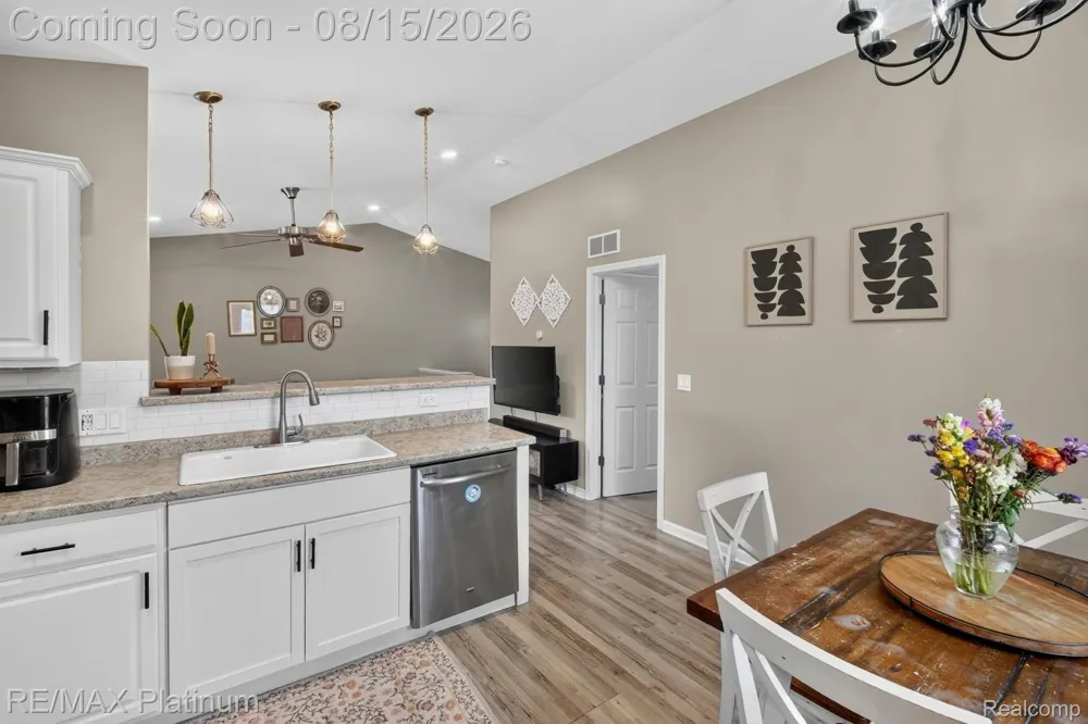 354 Saddlebrook Drive Linden City, MI 48451