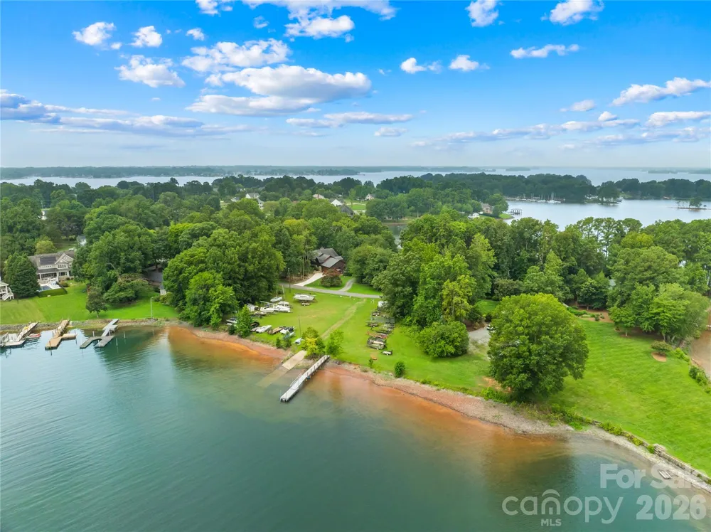 129 Aqua Drive Mooresville, NC 28117