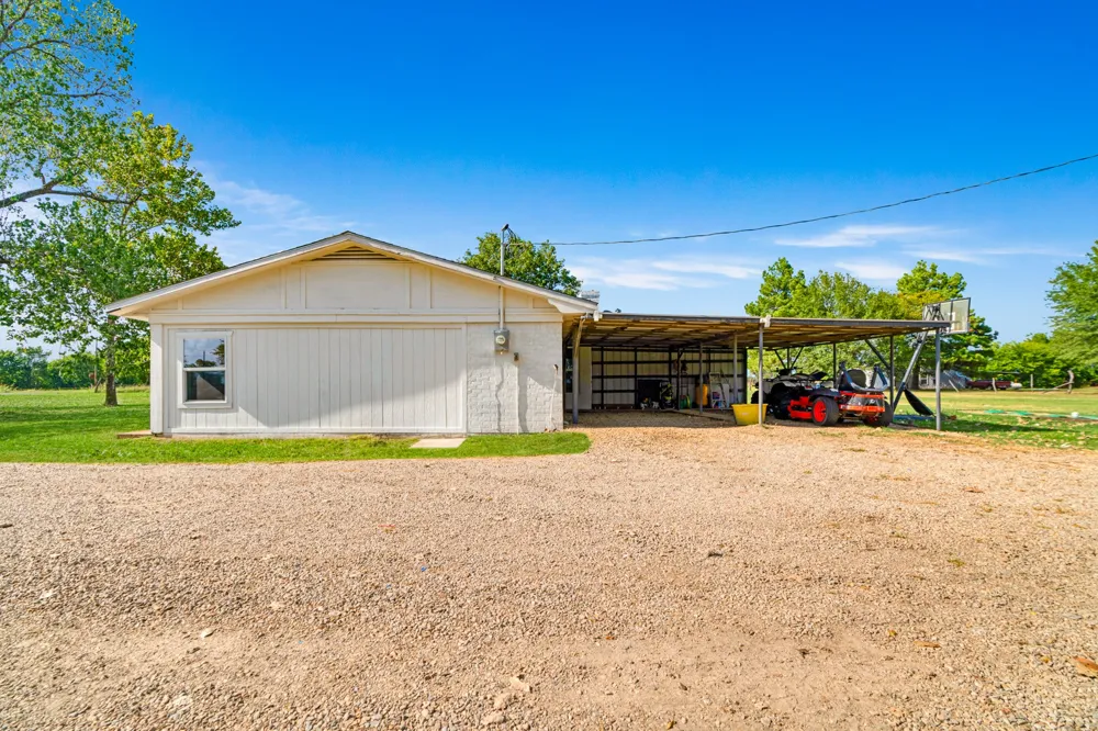 4237 FARM ROAD 196 Pattonville, TX 75468