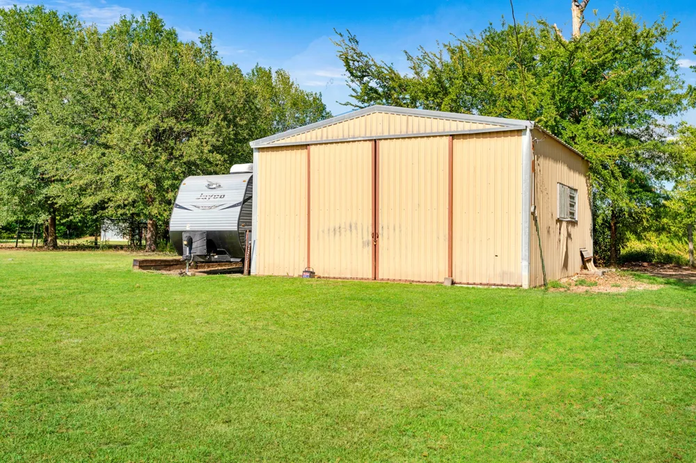 4237 FARM ROAD 196 Pattonville, TX 75468