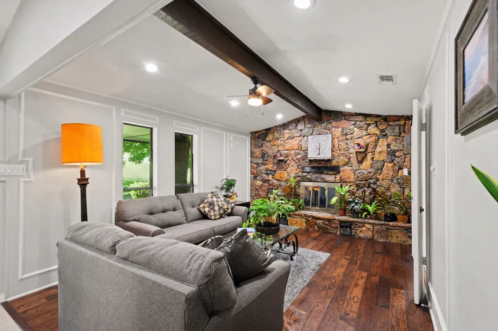 175 E Pleasant Run Road Cedar Hill, TX 75104