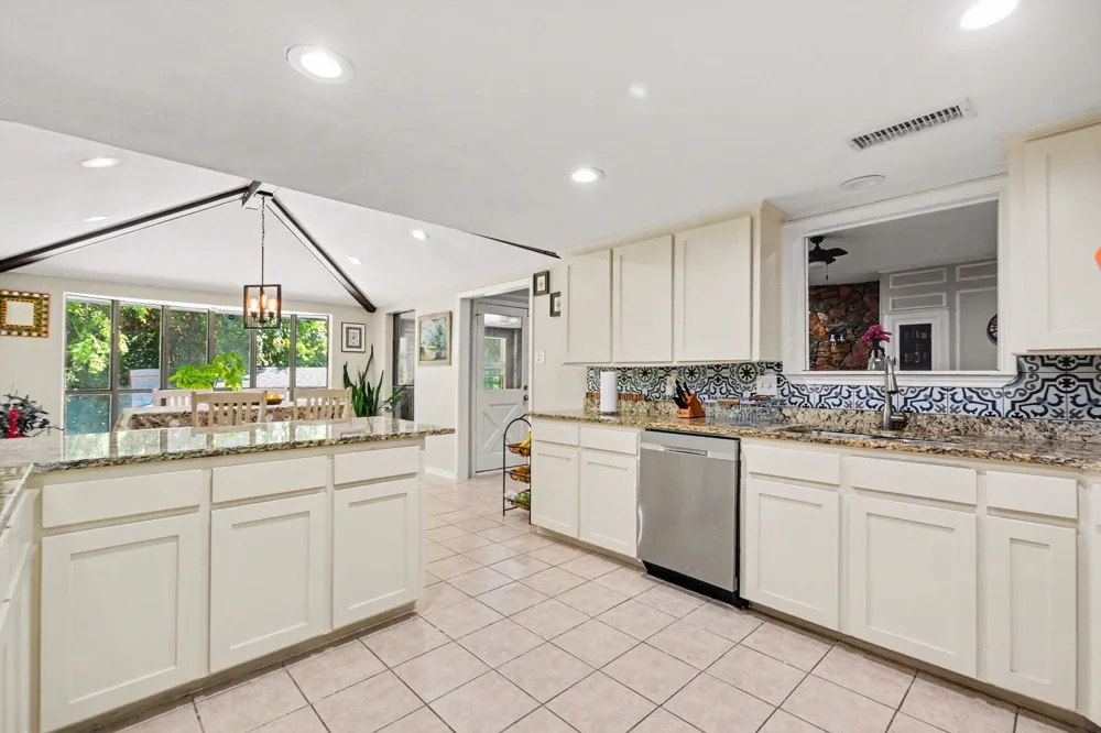 175 E Pleasant Run Road Cedar Hill, TX 75104