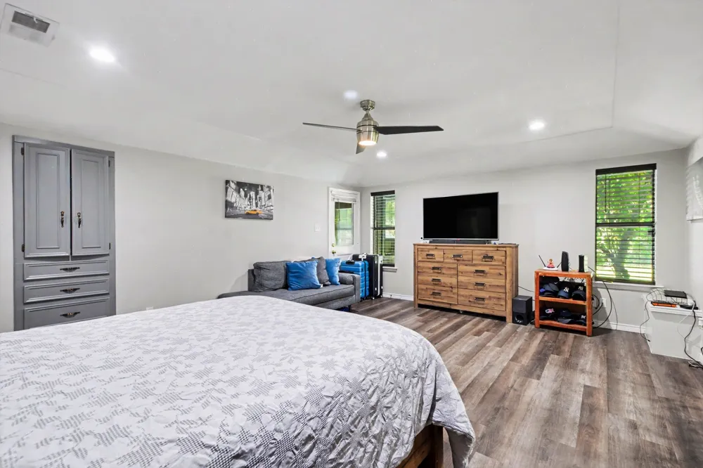 175 E Pleasant Run Road Cedar Hill, TX 75104