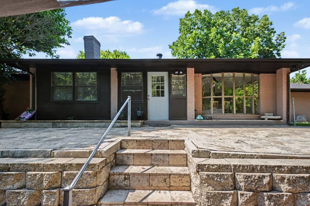 175 E Pleasant Run Road Cedar Hill, TX 75104