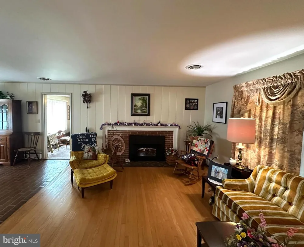 269 MCKINLEY AVENUE Hanover, PA 17331