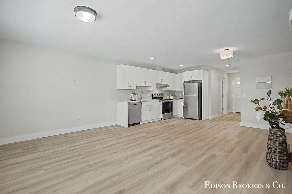 448 Pleasant Street SW Grand Rapids, MI 49503