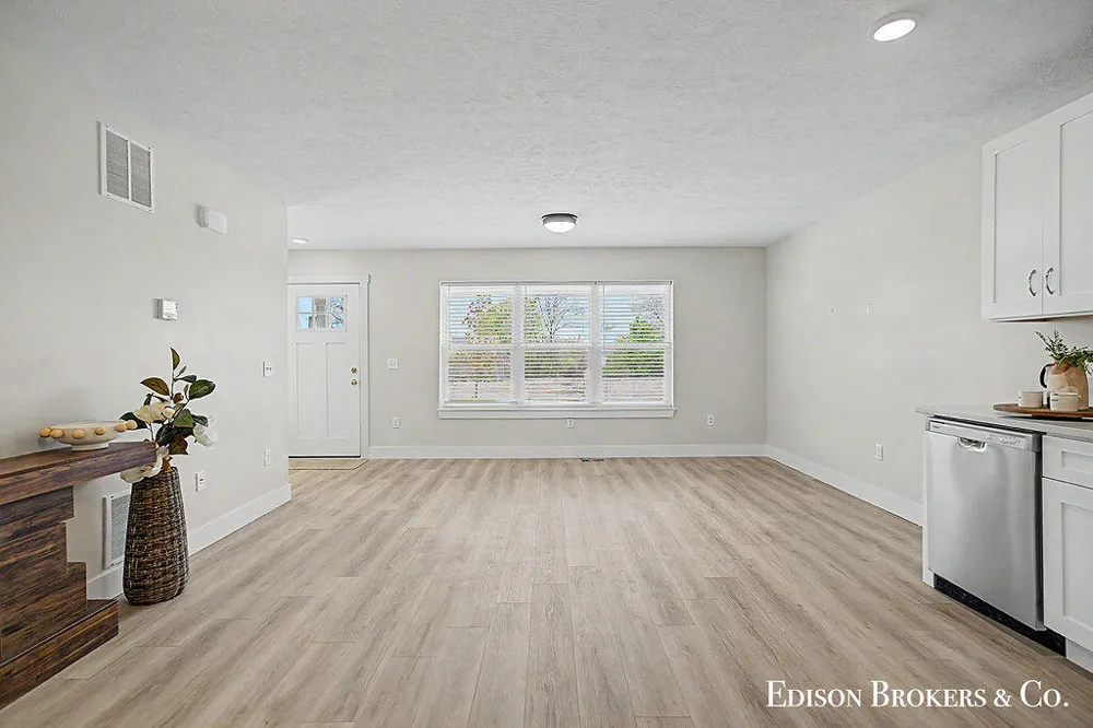 448 Pleasant Street SW Grand Rapids, MI 49503