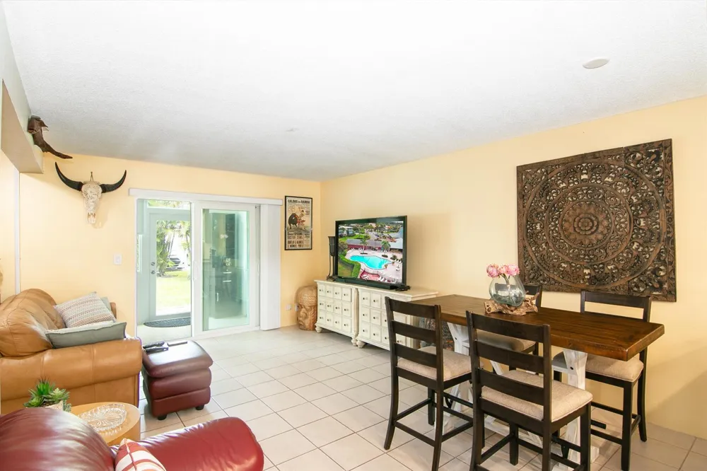 2812 Garden Drive S #101 