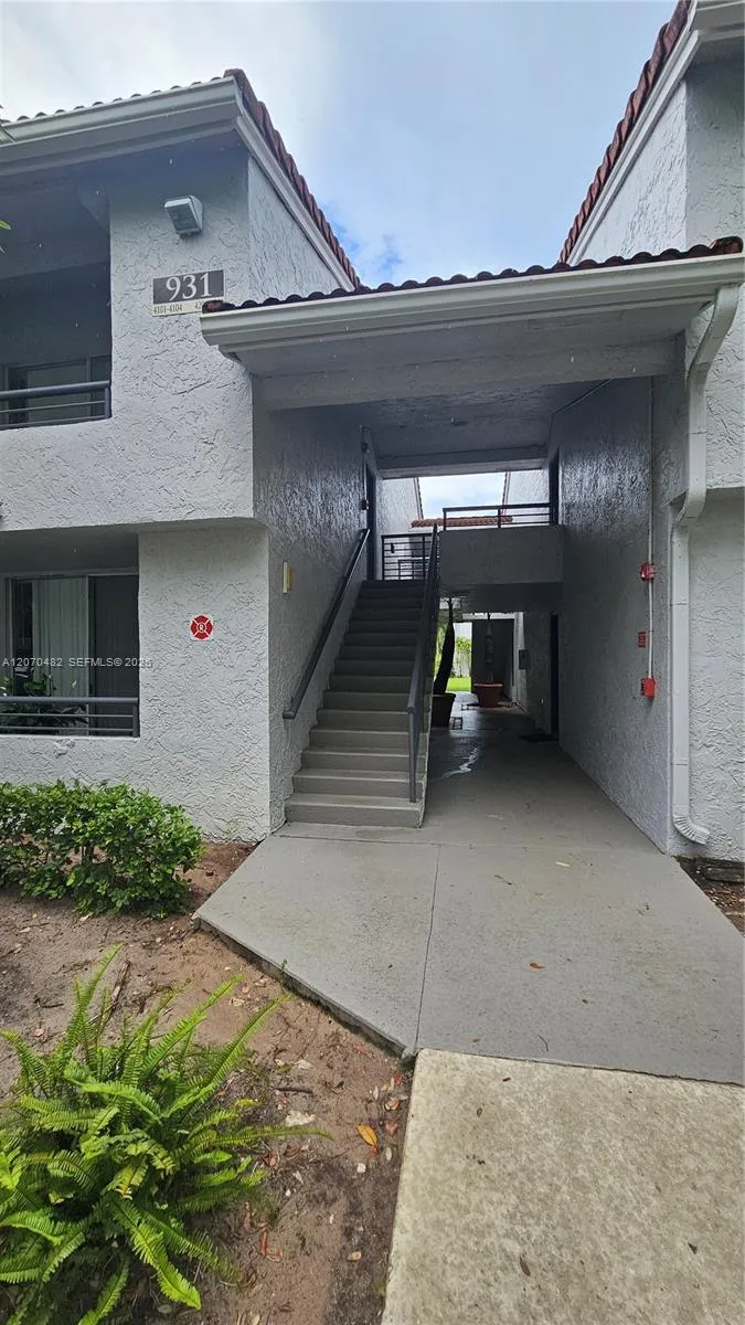 931 Lyons Rd #4102 Coconut Creek, FL 33063