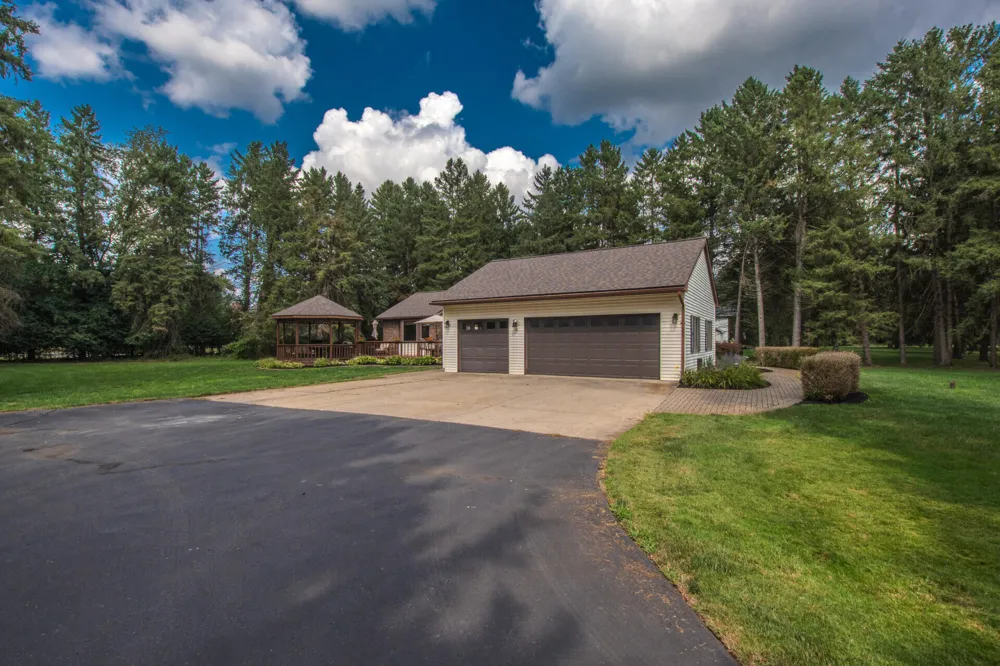 12575 Green Tree Trail Green Oak Township, MI 48178