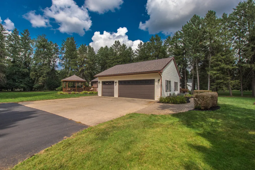 12575 Green Tree Trail Green Oak Township, MI 48178