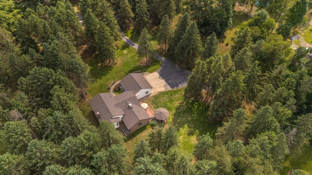12575 Green Tree Trail Green Oak Township, MI 48178