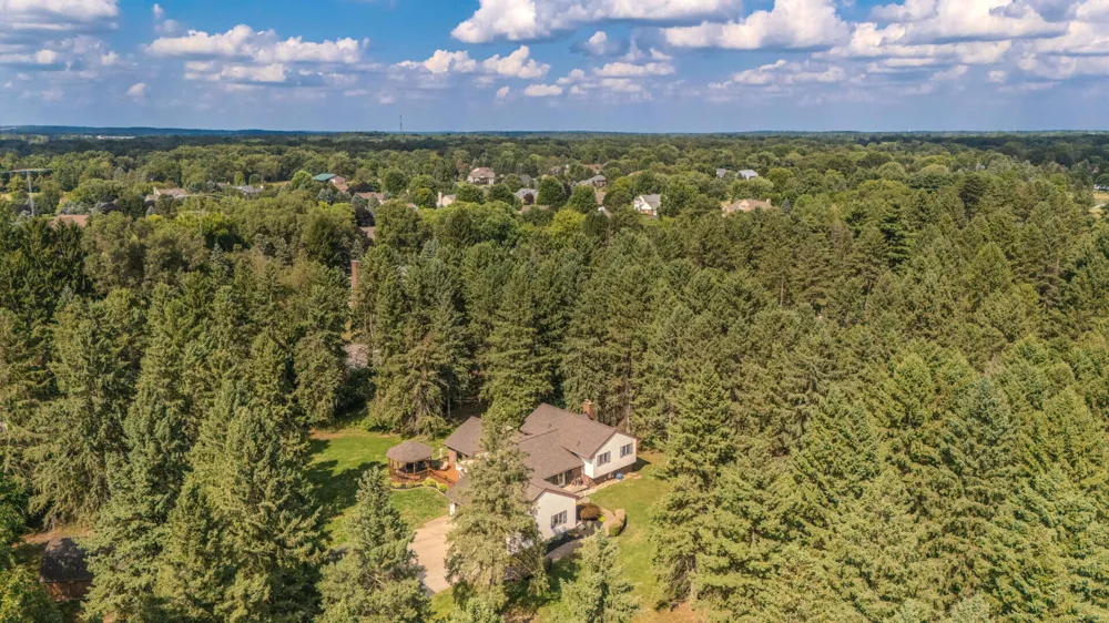 12575 Green Tree Trail Green Oak Township, MI 48178