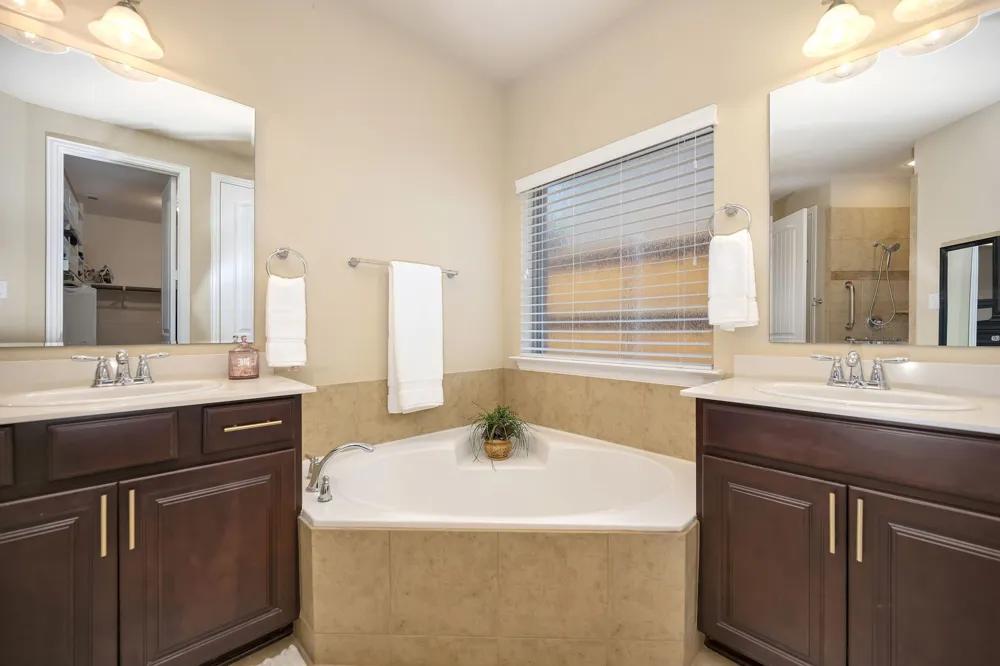 1133 Bentley Drive Roanoke, TX 76262