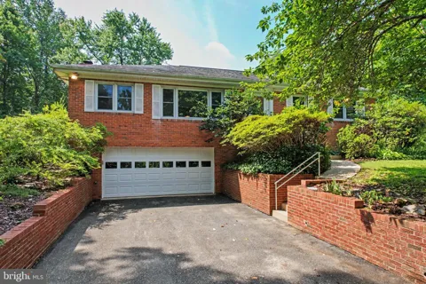 6303 MALLARD LANE