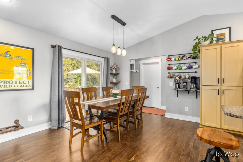 11395 Hunters Meadow Drive Allendale, MI 49401
