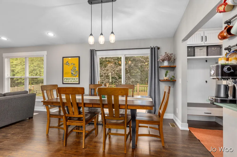 11395 Hunters Meadow Drive Allendale, MI 49401