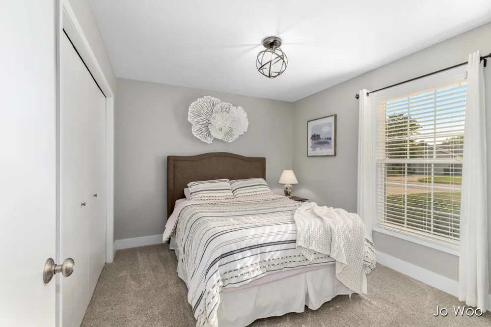 11395 Hunters Meadow Drive Allendale, MI 49401