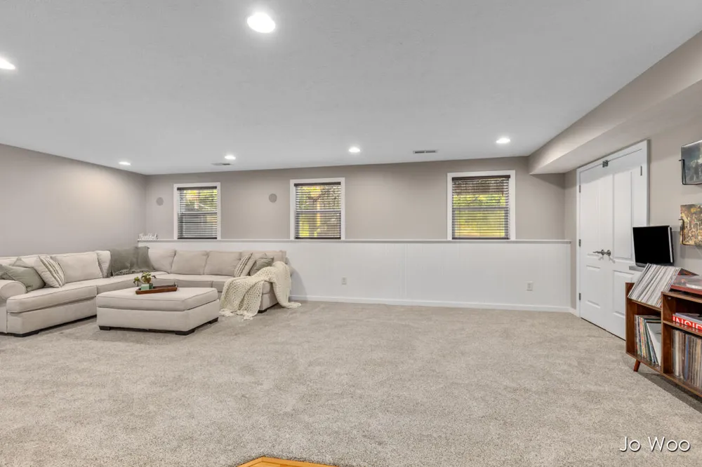 11395 Hunters Meadow Drive Allendale, MI 49401