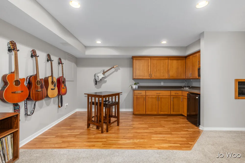 11395 Hunters Meadow Drive Allendale, MI 49401