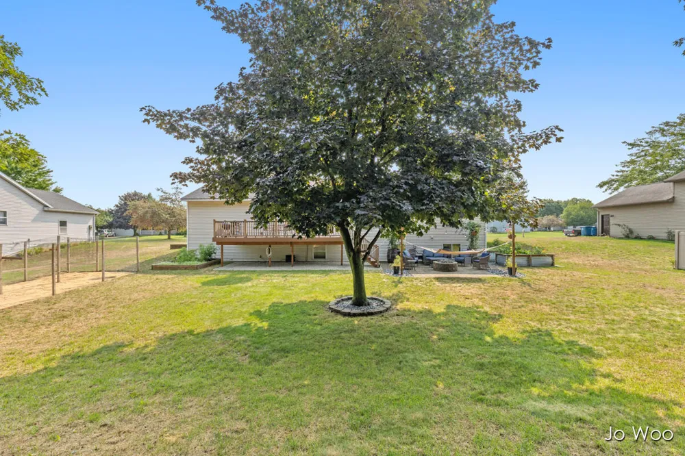 11395 Hunters Meadow Drive Allendale, MI 49401
