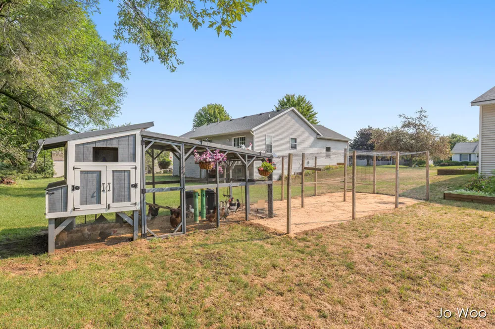 11395 Hunters Meadow Drive Allendale, MI 49401