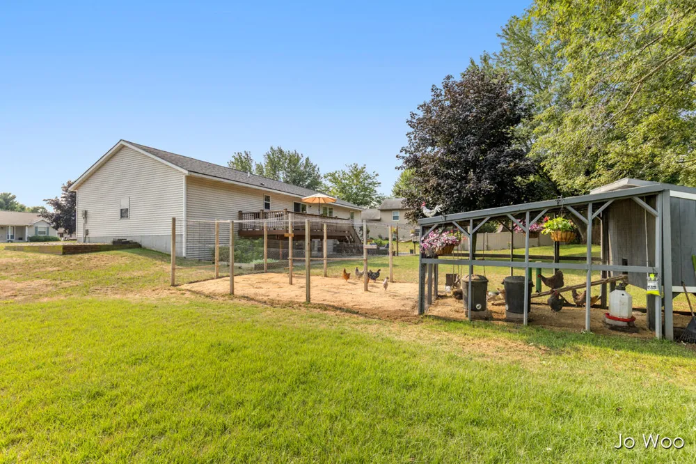 11395 Hunters Meadow Drive Allendale, MI 49401
