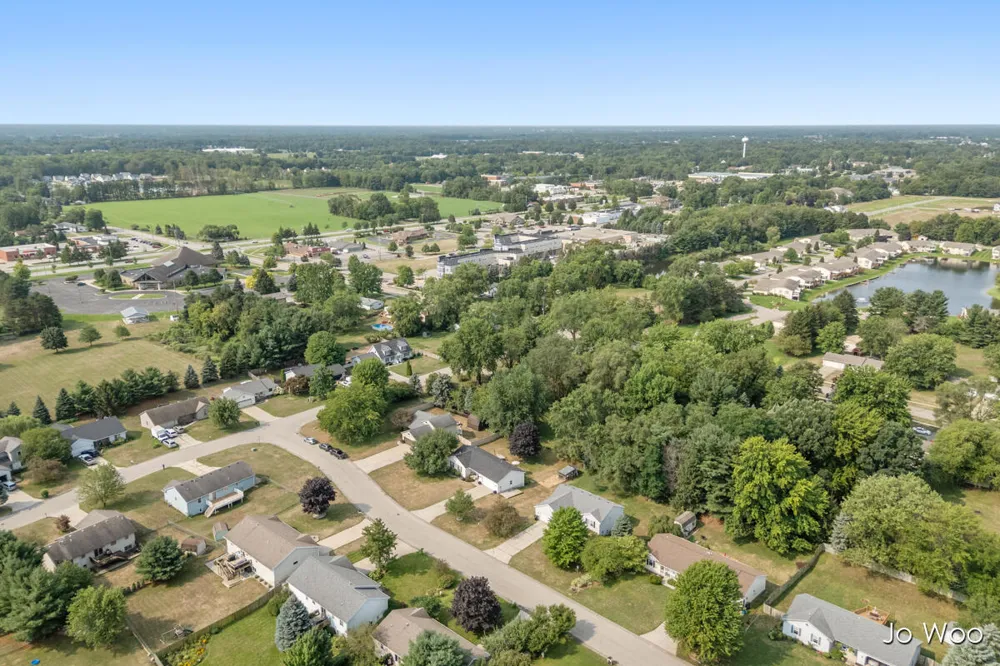 11395 Hunters Meadow Drive Allendale, MI 49401