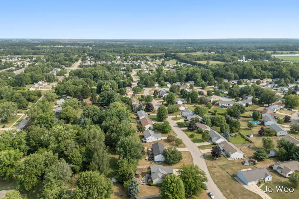 11395 Hunters Meadow Drive Allendale, MI 49401