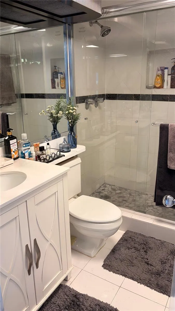 17720 Bay Rd #6C Sunny Isles Beach, FL 33160