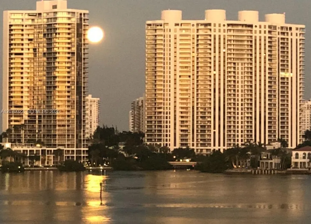 17720 Bay Rd #6C Sunny Isles Beach, FL 33160