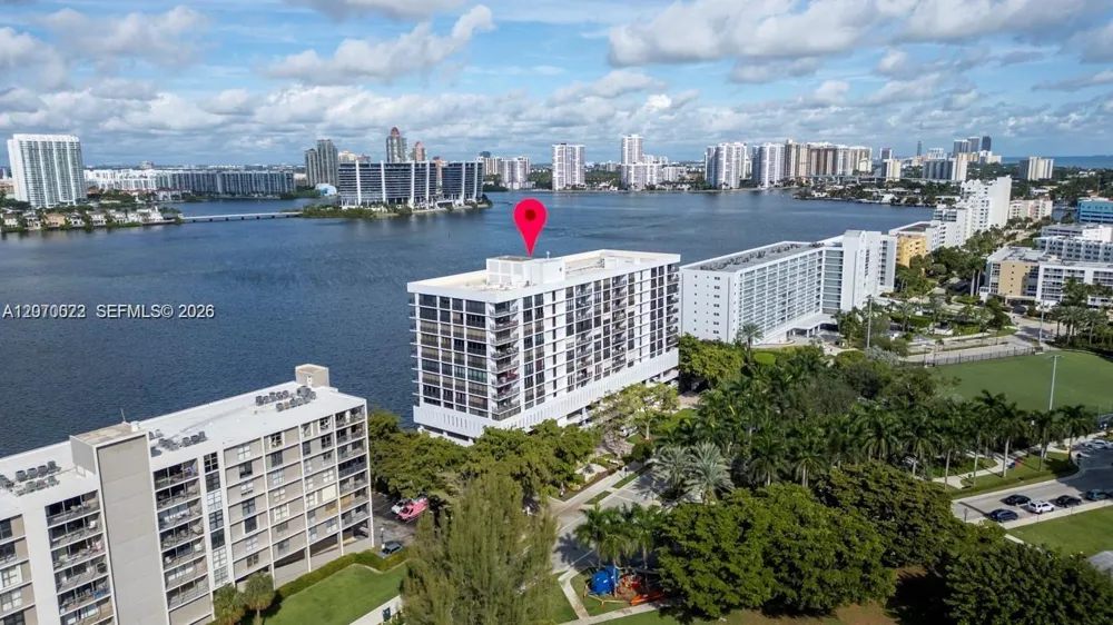 17720 Bay Rd #6C Sunny Isles Beach, FL 33160