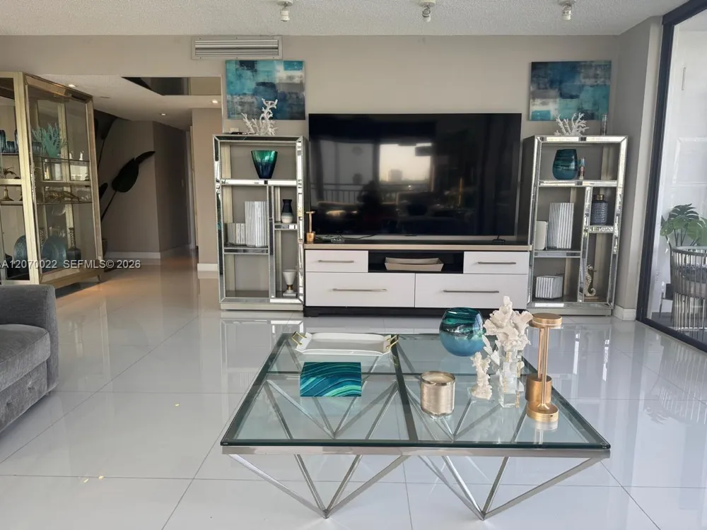 17720 Bay Rd #6C Sunny Isles Beach, FL 33160