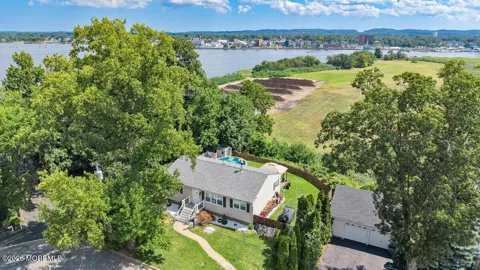 1099 Woodmere Drive