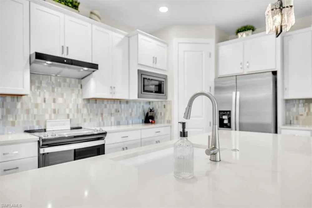 17146 Oakstead Drive Alva, FL 33920