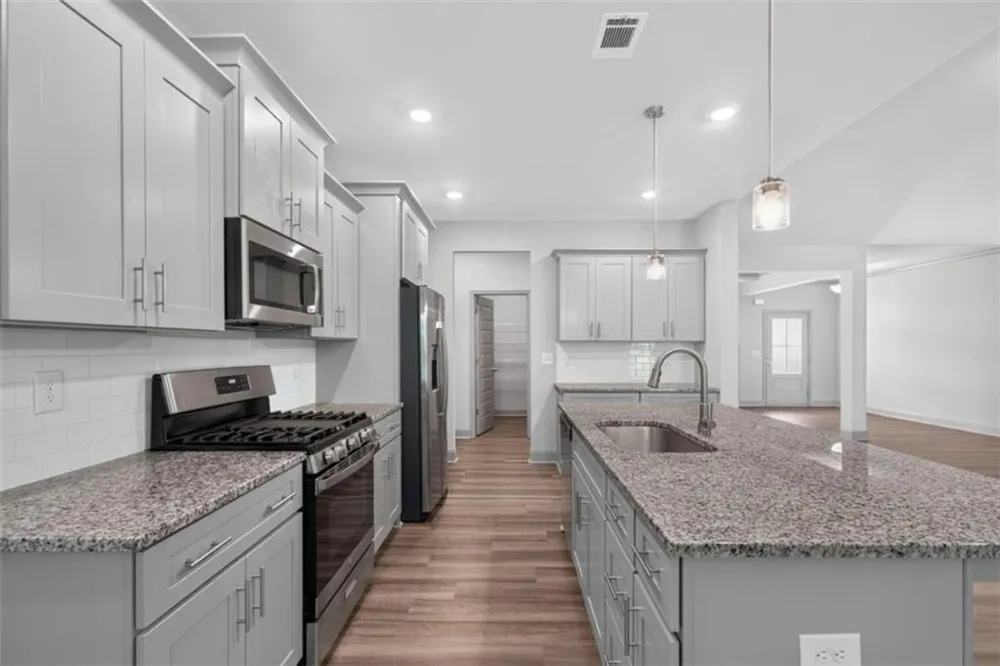 137 Holtz Drive Carrollton, GA 30117