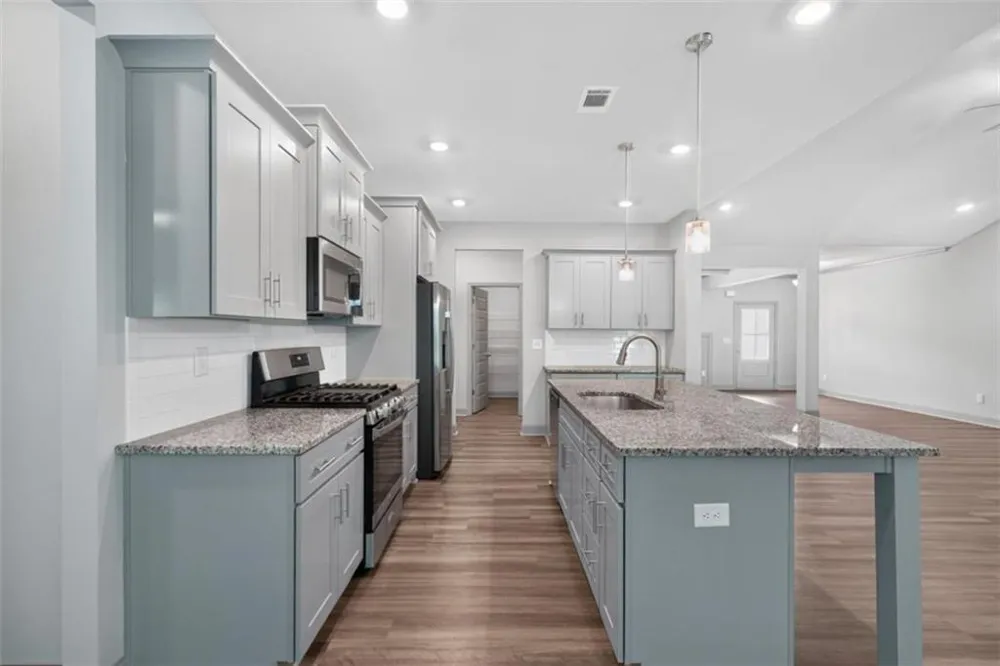 137 Holtz Drive Carrollton, GA 30117