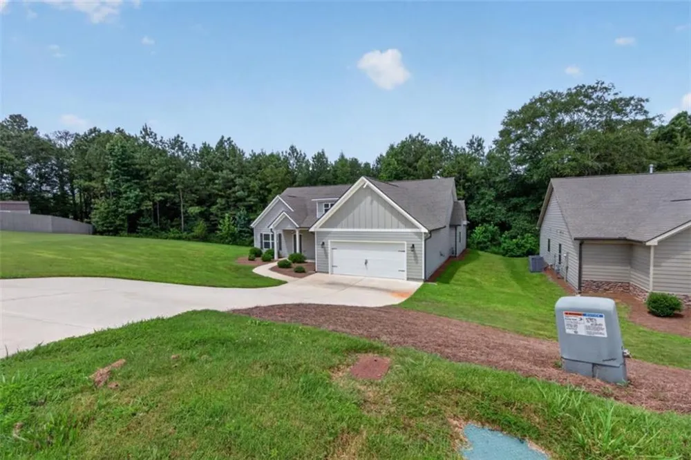 137 Holtz Drive Carrollton, GA 30117
