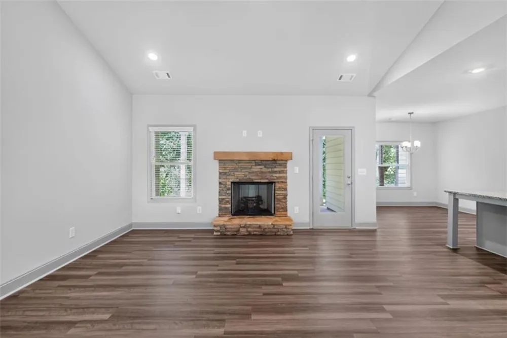 137 Holtz Drive Carrollton, GA 30117