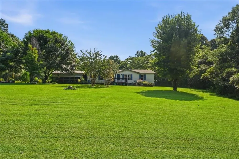 5183 Latty Road Lula, GA 30554