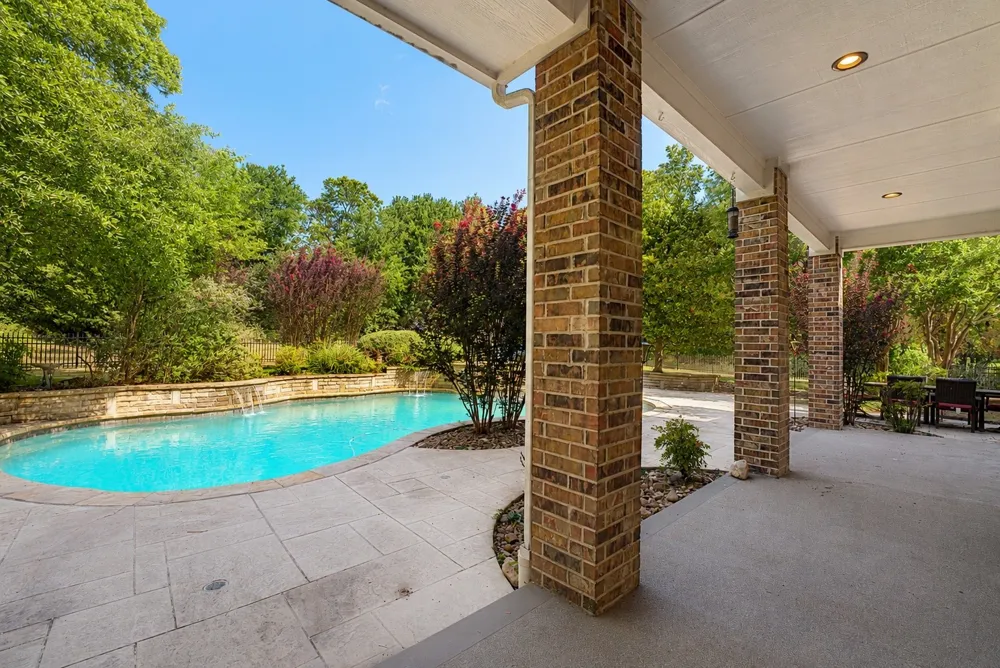 242 Ridgemont Drive Heath, TX 75126