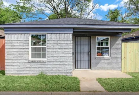 5123 Peachtree Street #1/2